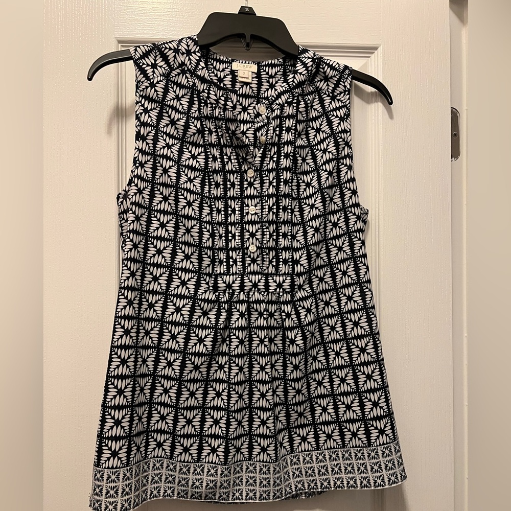 J.crew navy and white sleeveless button top. Size 2. Great condition!